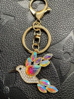 New Iridescent Crystal Sparkling Hummingbird Gold Tone Purse Bag Charm Keychain